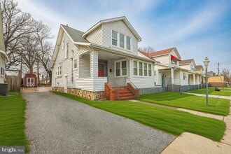 Building Photo - 8 Irving Pl