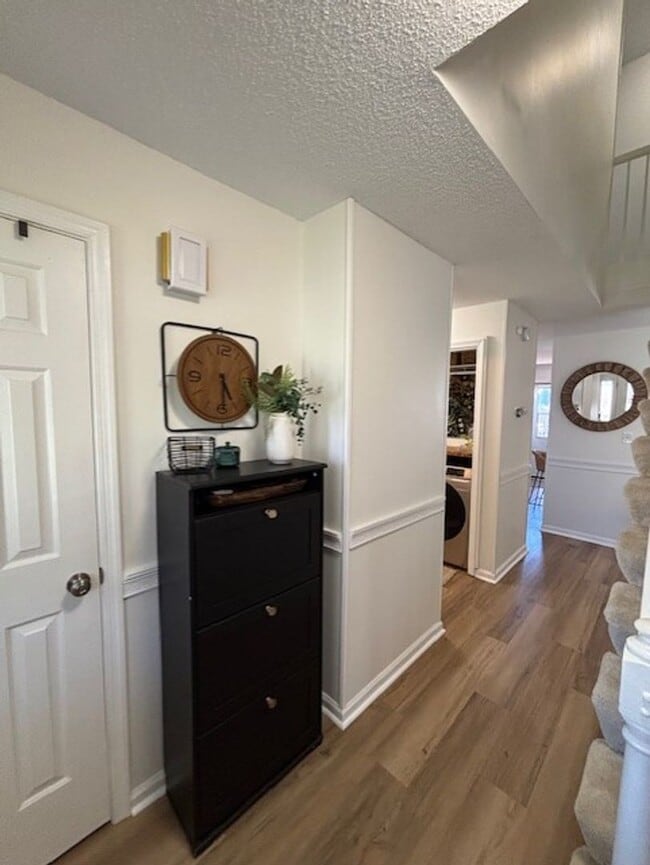 Building Photo - Glenwood