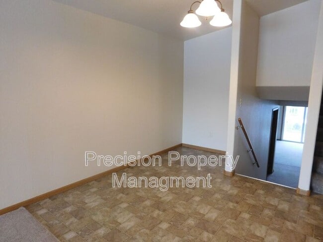 Building Photo - 2444 Merlot