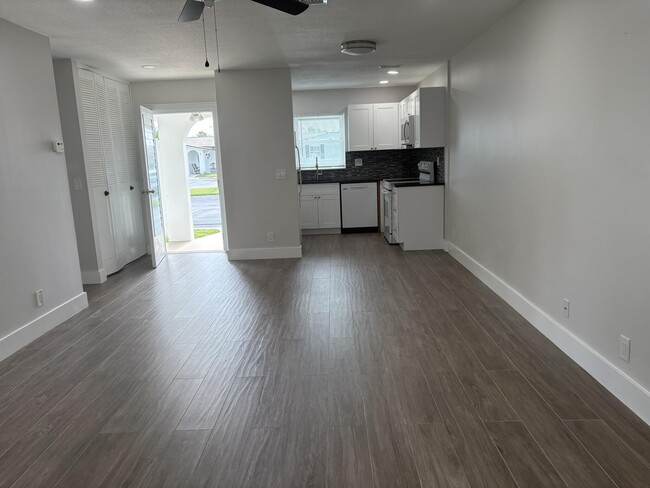 Building Photo - 2930 Crosley Dr E