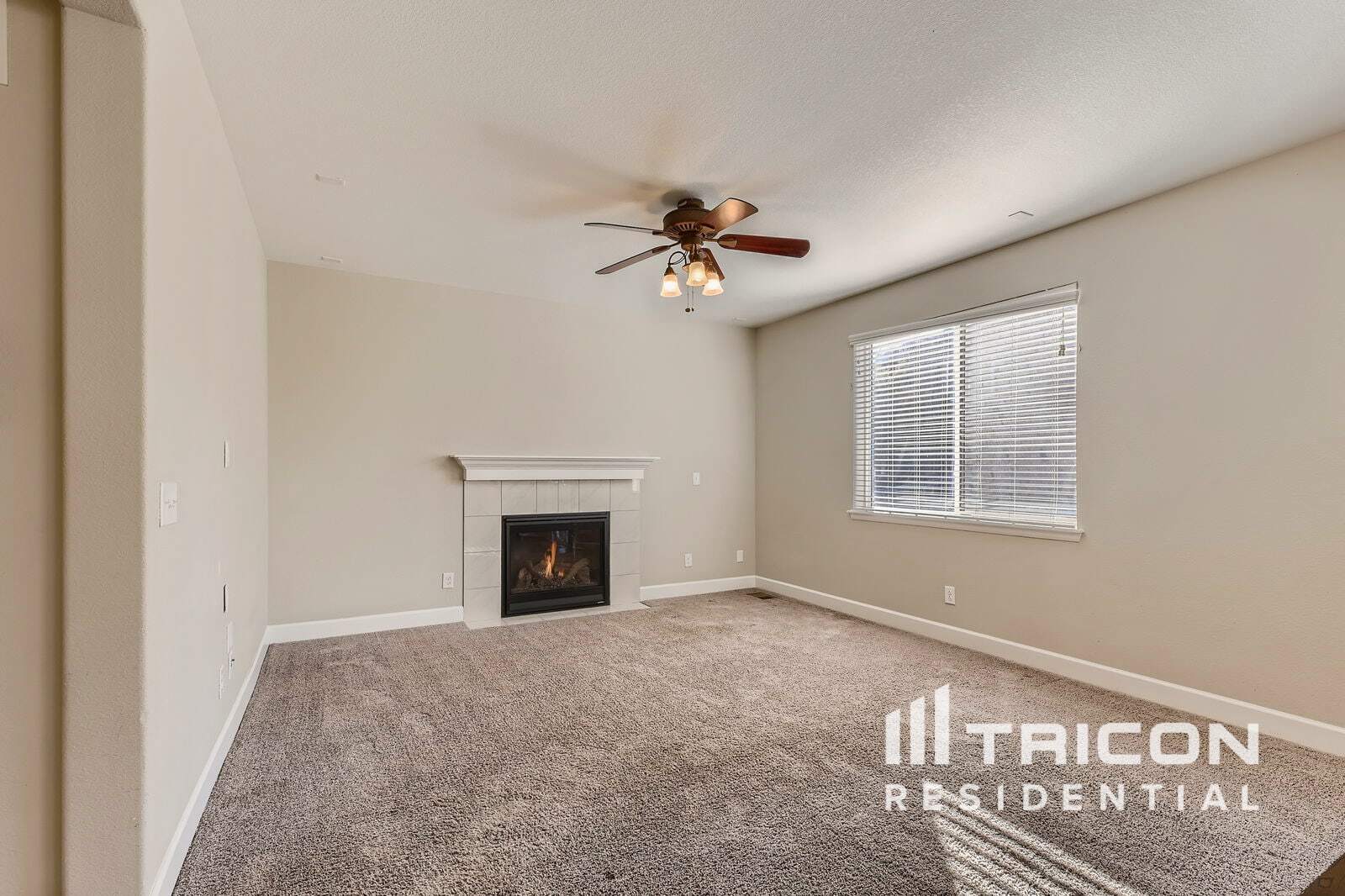 Building Photo - 7773 Oasis Dr