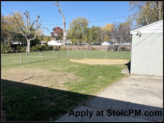 Building Photo - 5270 Carbondale Dr