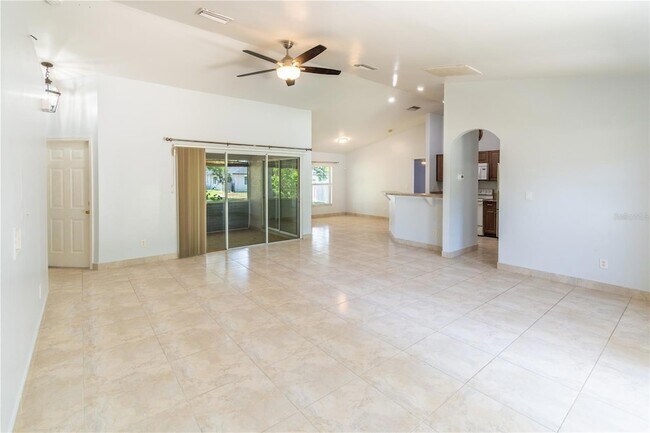 Building Photo - 4913 Cromey Rd