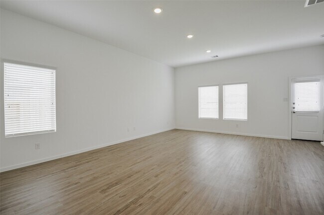 Building Photo - 21811 Carpineti Ln