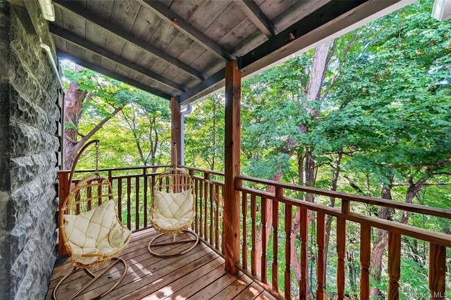 Building Photo - 79 Main St