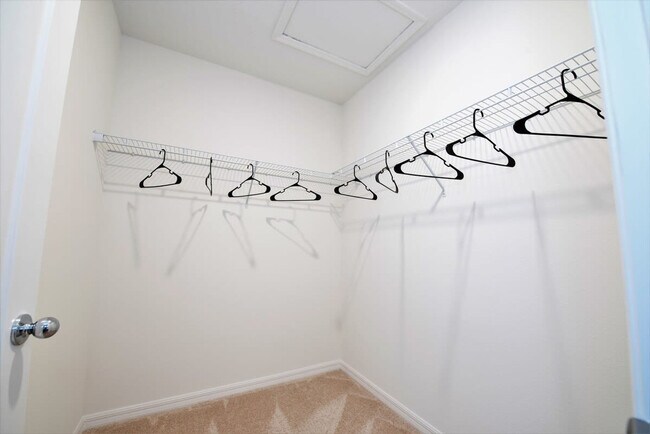 Building Photo - 5277 Oakbourne Ave