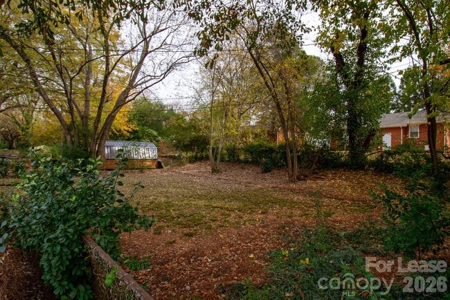 Building Photo - 4021 Crestridge Dr