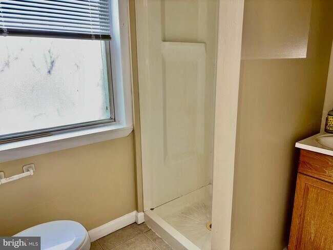 Building Photo - 455 Fairmount Ave