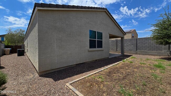 Building Photo - 21398 W Holly St