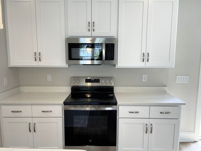 Building Photo - 3 Bedroom 2 Bathroom New Construction Hous...