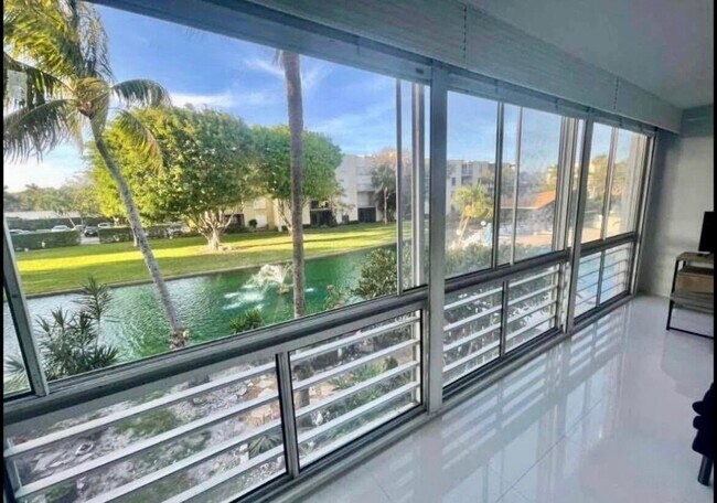 Building Photo - 209 Waterway Dr S