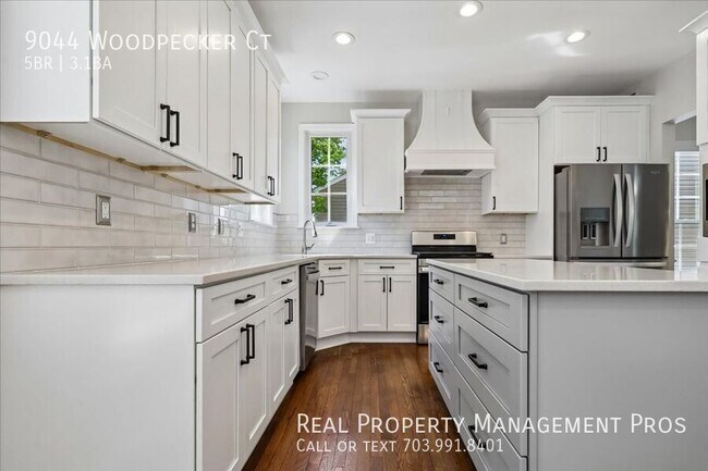 Building Photo - 9044 Woodpecker Ct