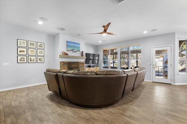 Building Photo - 4104 Sun Spirit Dr