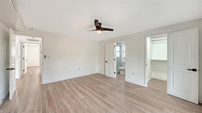 Building Photo - 909 Spanish Dr N