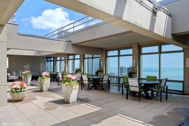 Building Photo - 65 E Monroe St