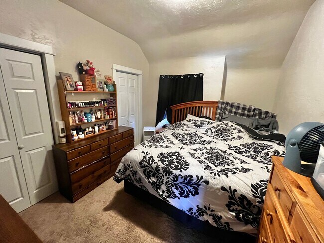 Building Photo - Johnstown Apartments (KC-KS)