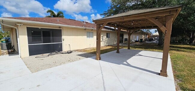 Building Photo - 2400 55th Terrace SW