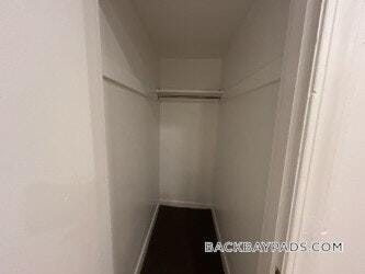 Building Photo - 405 Beacon St