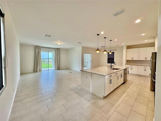 Building Photo - 7902 Syracuse Dr