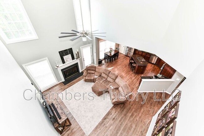 Building Photo - 25798 S Village Dr