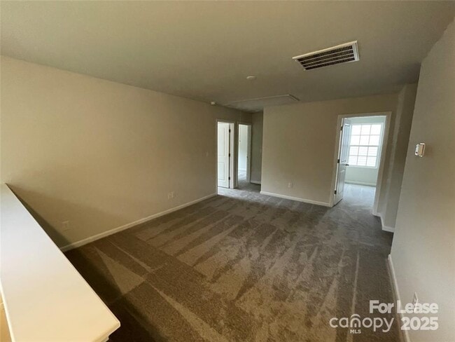 Building Photo - 354 Hollingswood Dr