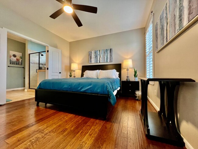 Building Photo - Spacious 4 Bedroom with Gameroom