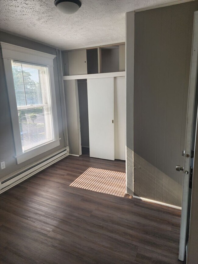 Building Photo - 312 01-1/2 11th Street