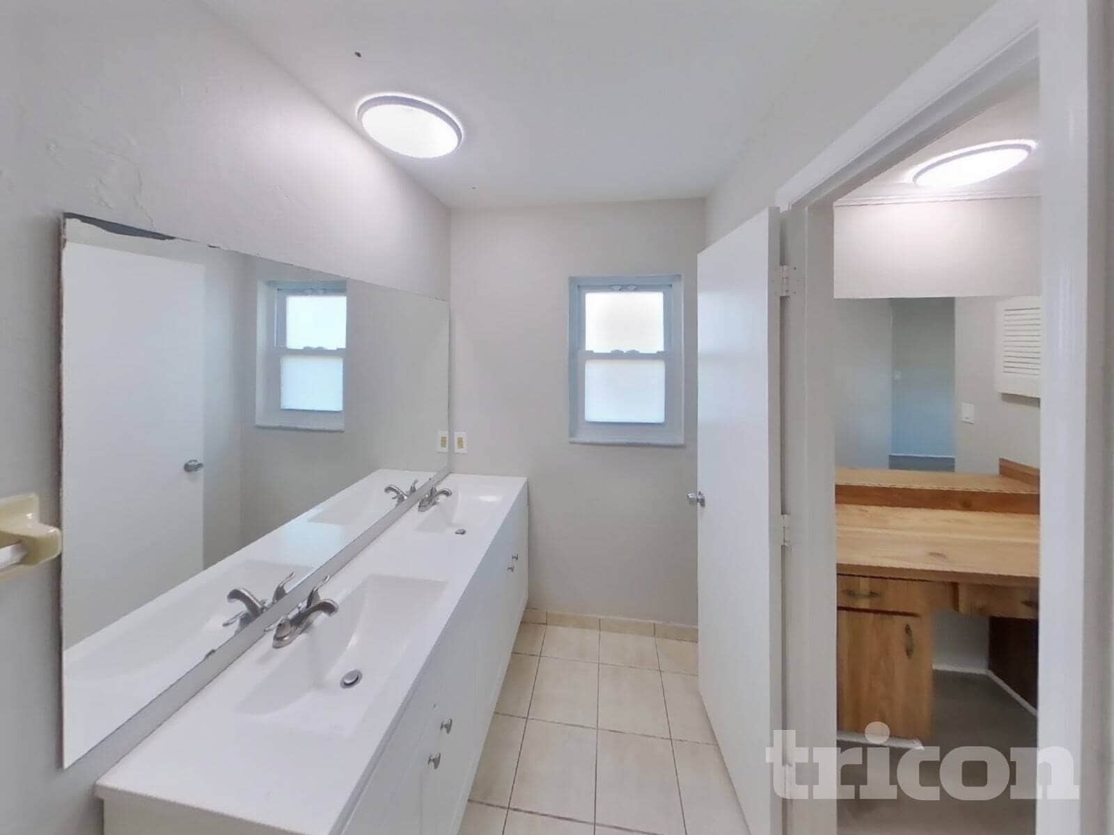 Building Photo - 4720 Palm Aire Cir