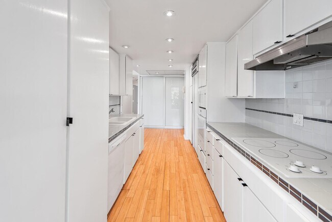 Building Photo - 2160 Century Park E