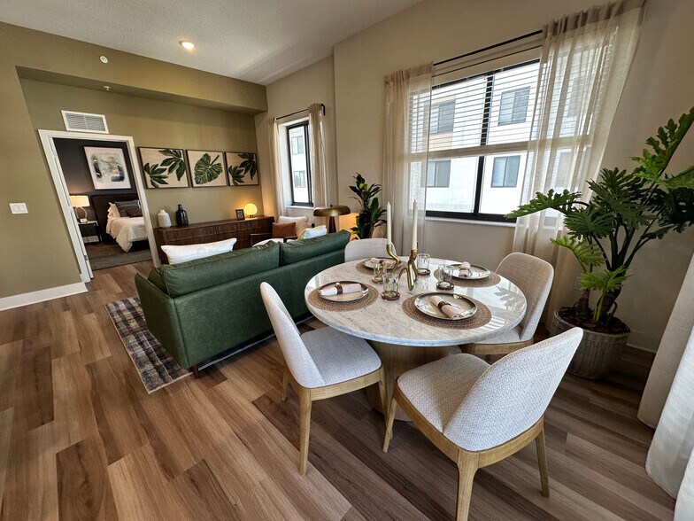 Building Photo - 2822 SW 69th Ave