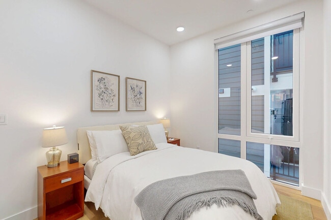 Building Photo - 38 Hichborn St