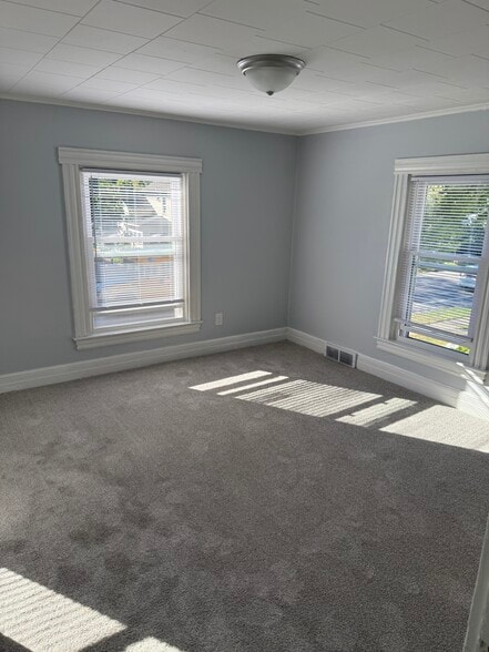 Building Photo - 110 Lake Ave