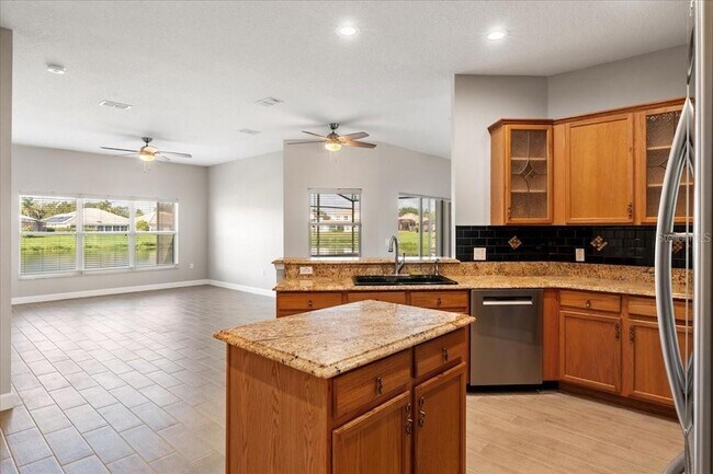 Building Photo - 2580 Channel Way