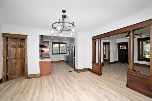 Building Photo - 3 Bedroom Custom Neenah Home