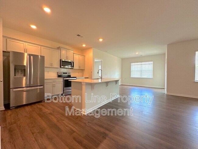 Building Photo - 211 Dogwood Crk Dr