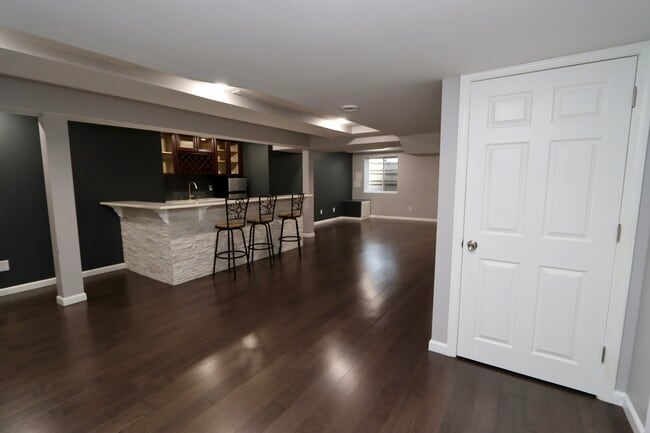 Building Photo - 2969 Columbia Dr