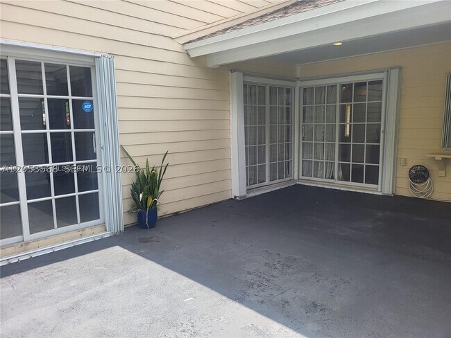 Building Photo - 14419 SW 142nd Ct