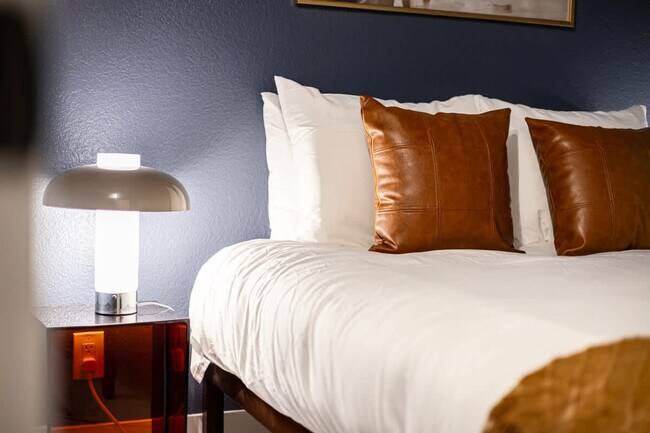 Building Photo - 12080 W 32nd Dr