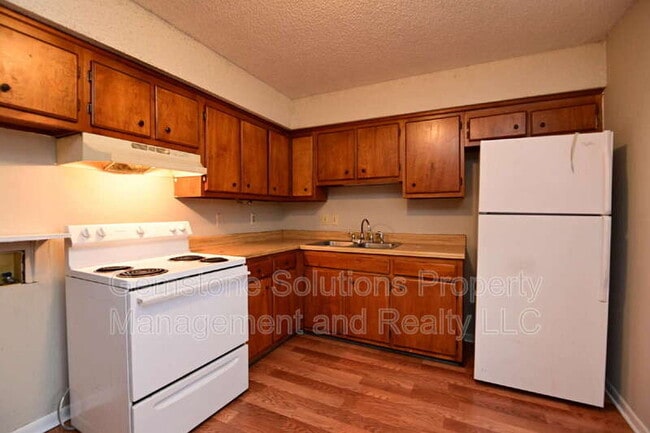 Building Photo - 4355 Central Valley Dr