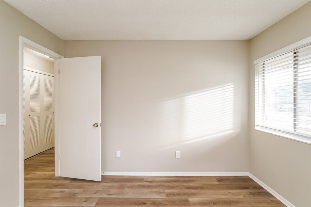 Building Photo - 1304 Sterling Oaks Dr