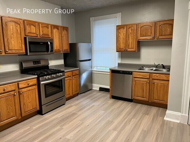 Building Photo - 2544 Vestry Ave