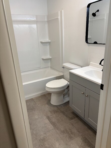 Building Photo - 506 S Franklin St