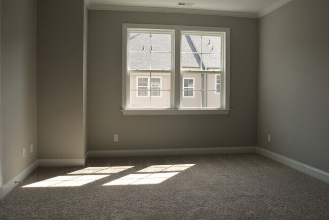 Building Photo - 849 Wake Towne Dr