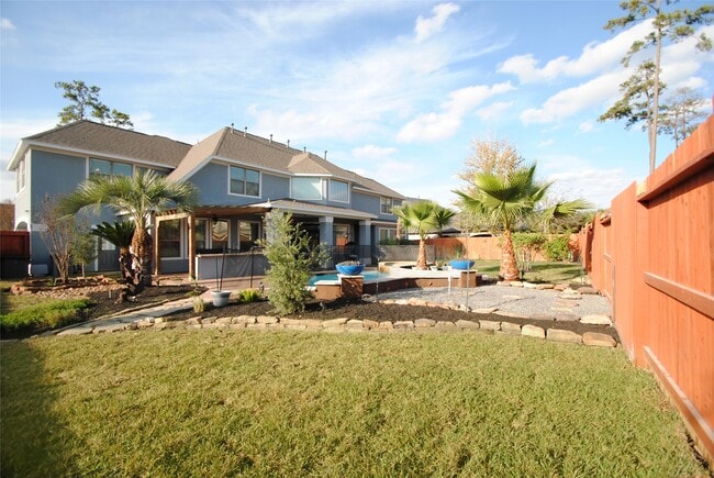 Building Photo - 15823 Medina Lake Ln