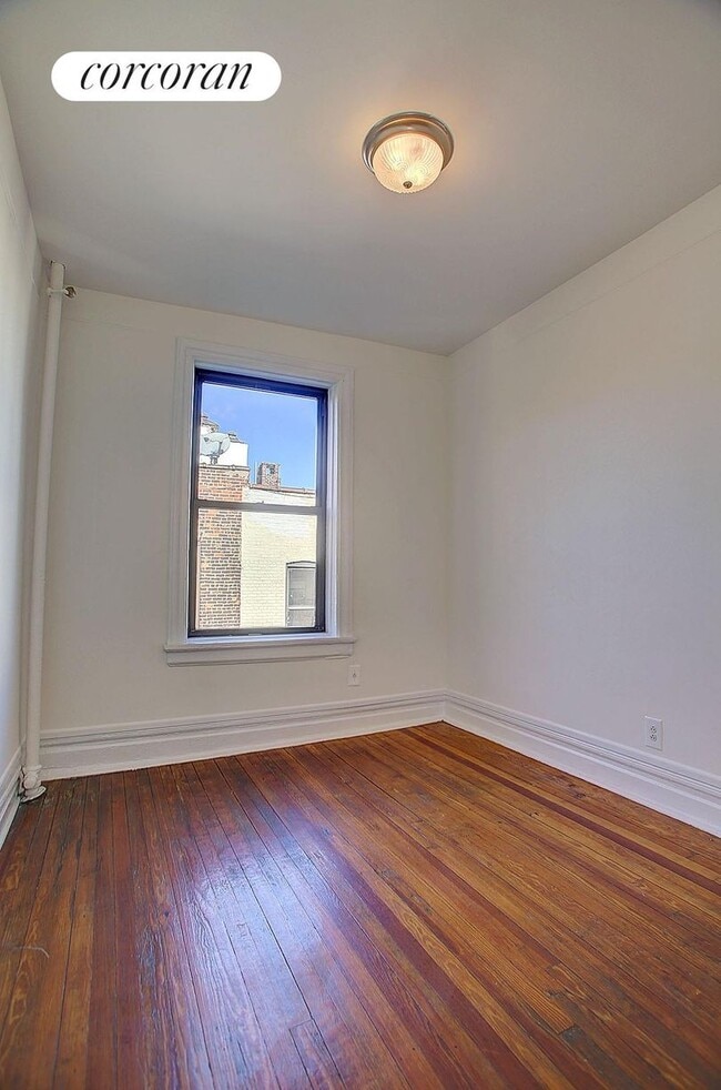 Building Photo - 511 W 169th St