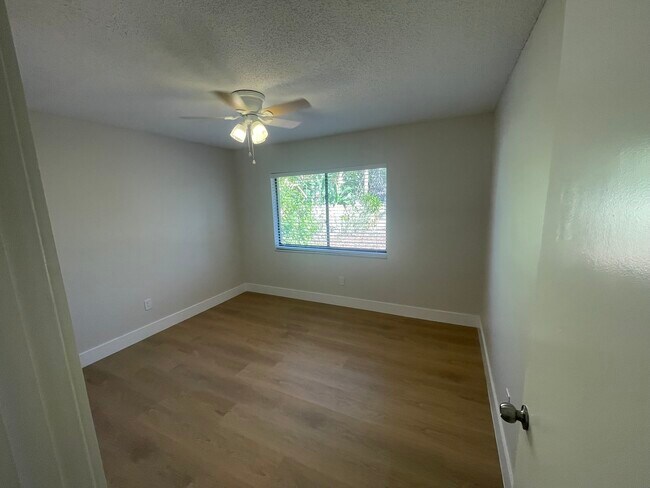 Building Photo - 5010 Pennsbury Dr