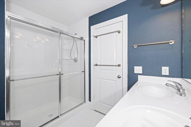 Building Photo - 519 Wheelmen St