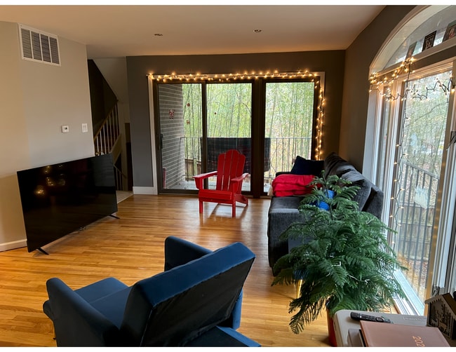 Building Photo - 7950 Inverness Ridge Rd