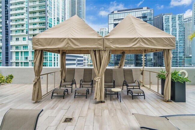Building Photo - 1250 S Miami Ave