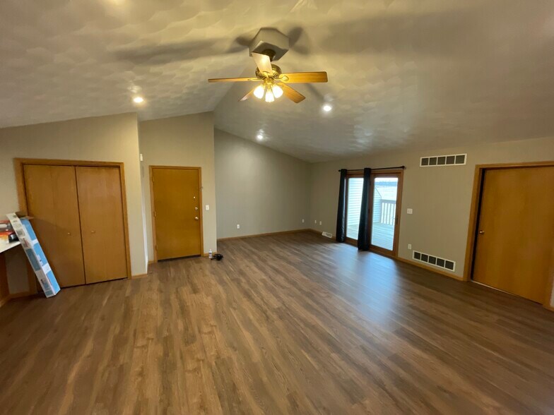 living room area - 1500 Packers Ct